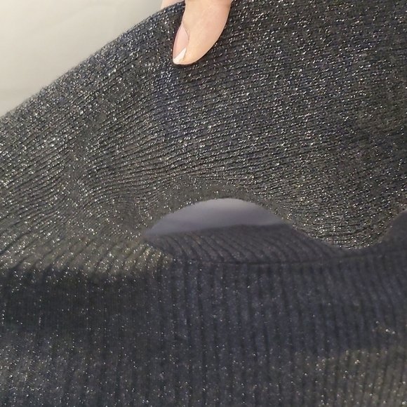 White House Black Market off shoulder Sweater Size Small - Picture 16 of 17